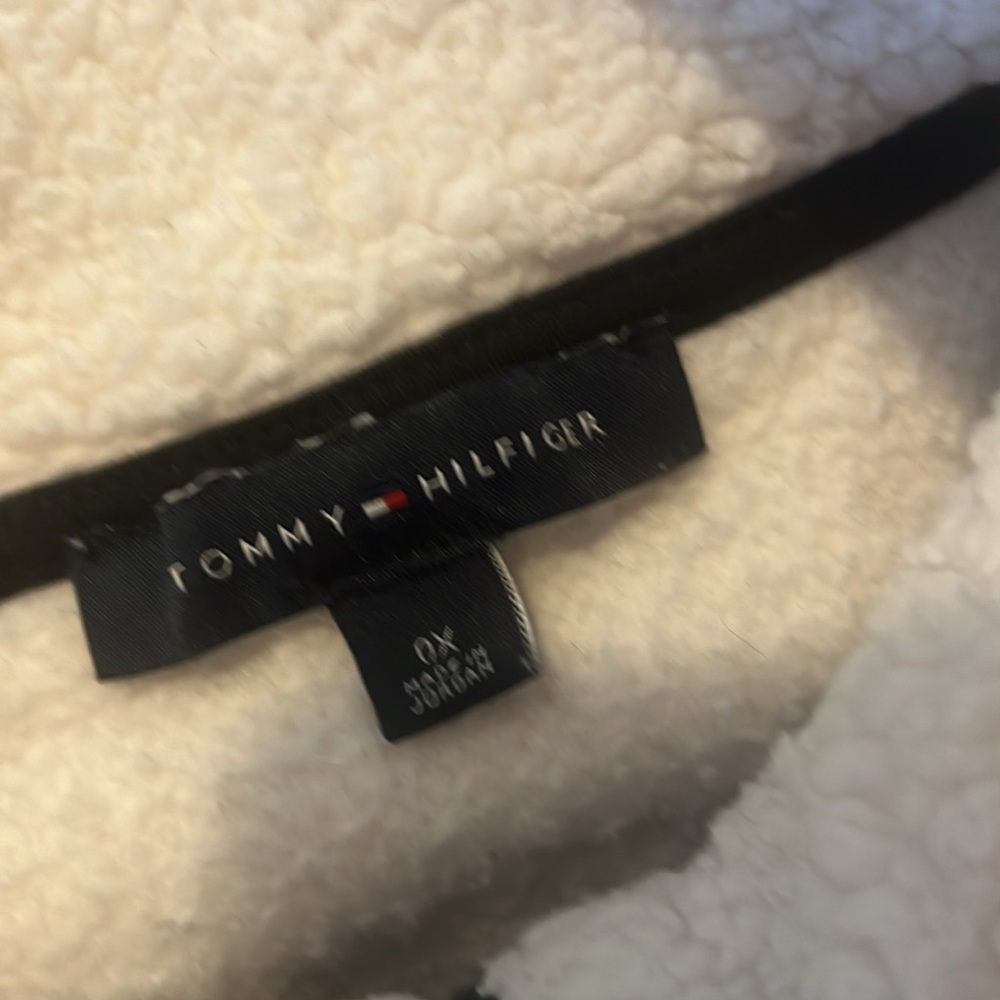 Tommy Hilfiger Women's 1/4-Zip Sherpa‎ Logo Pullover - Picture 5 of 5